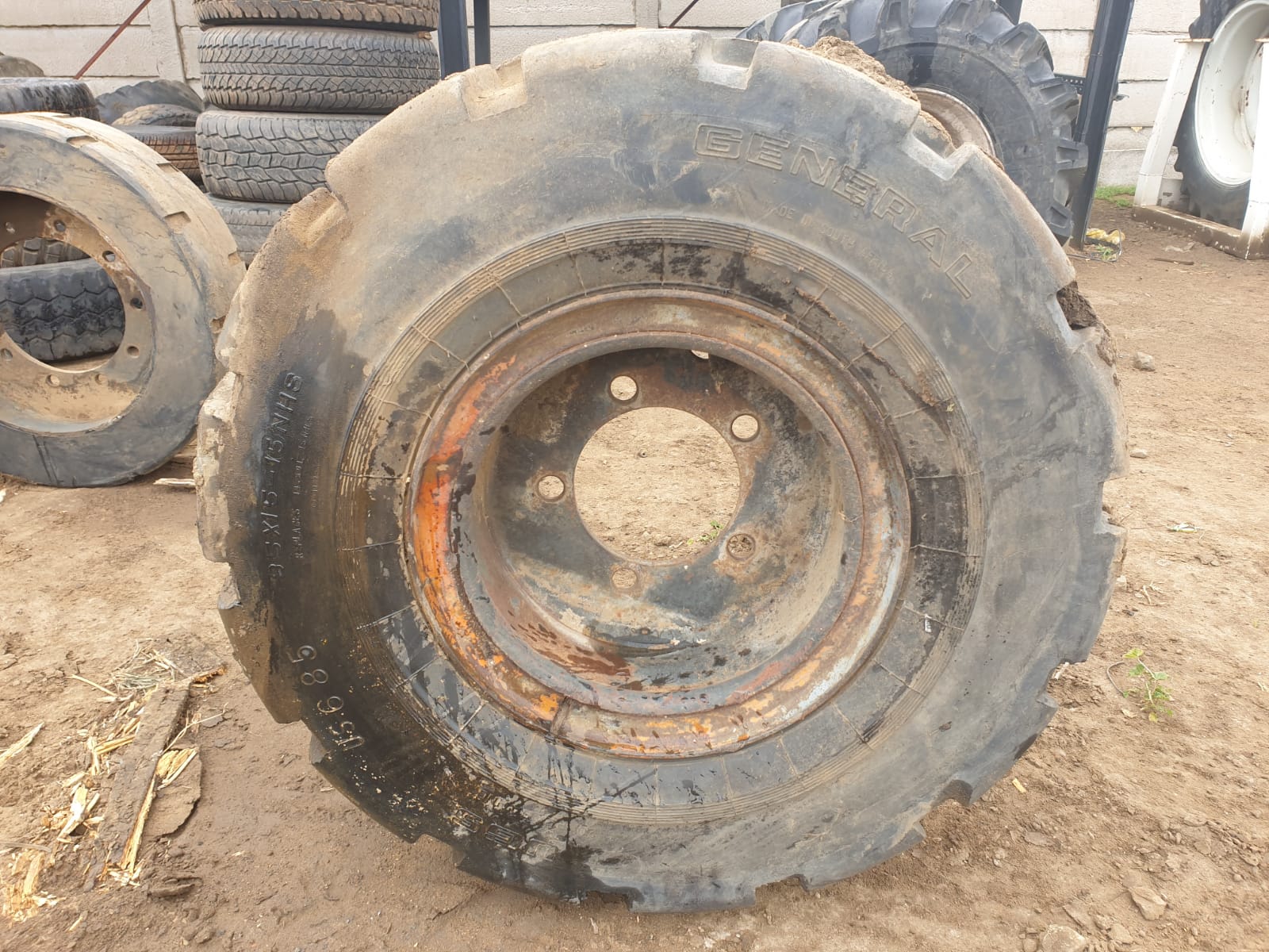 747a General Solid Tyre 35×15-15NHS with Rim - Image 1