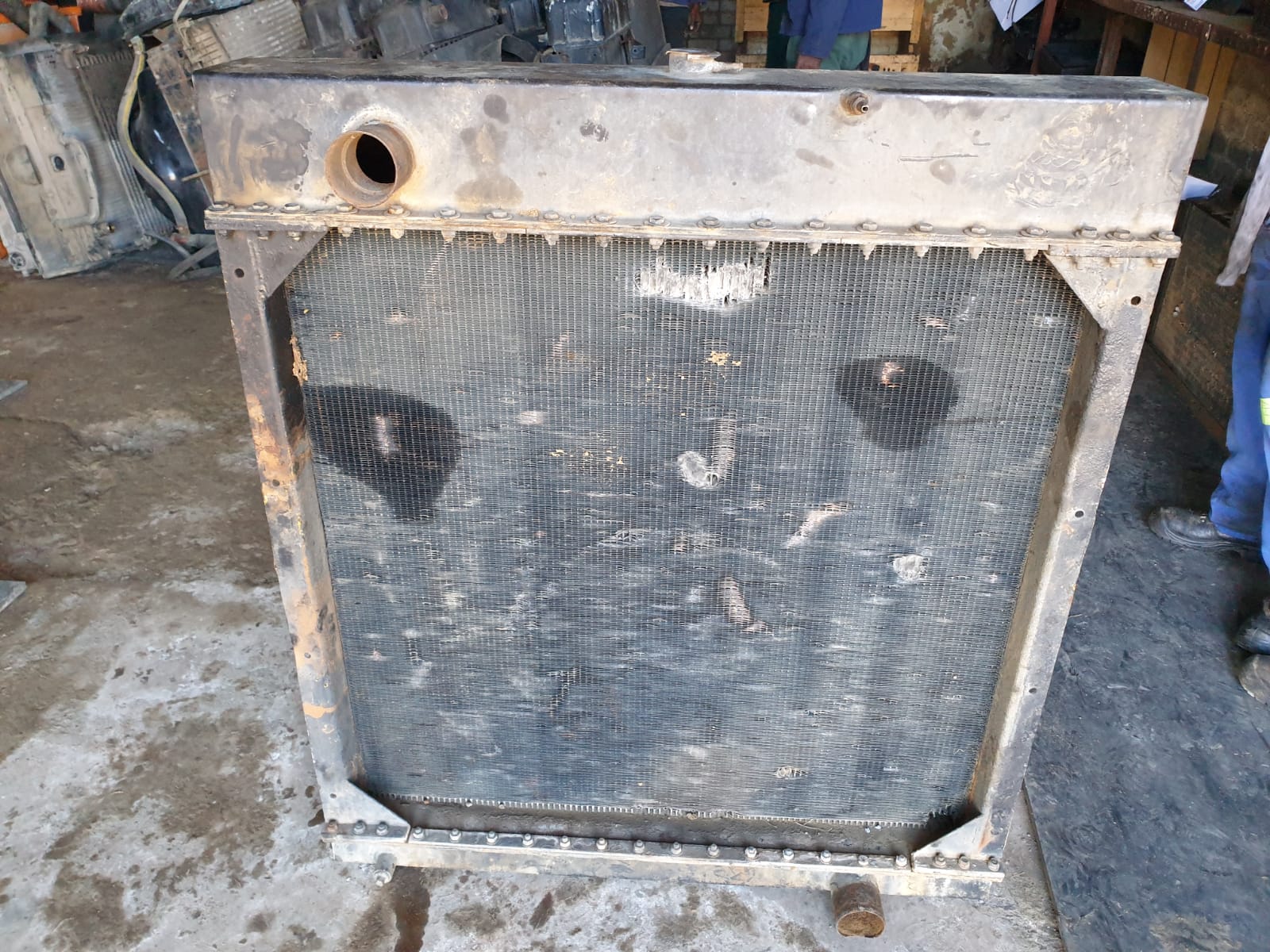 86-86-15a Radiator 86cm x 86cm x 15cm - Image 1